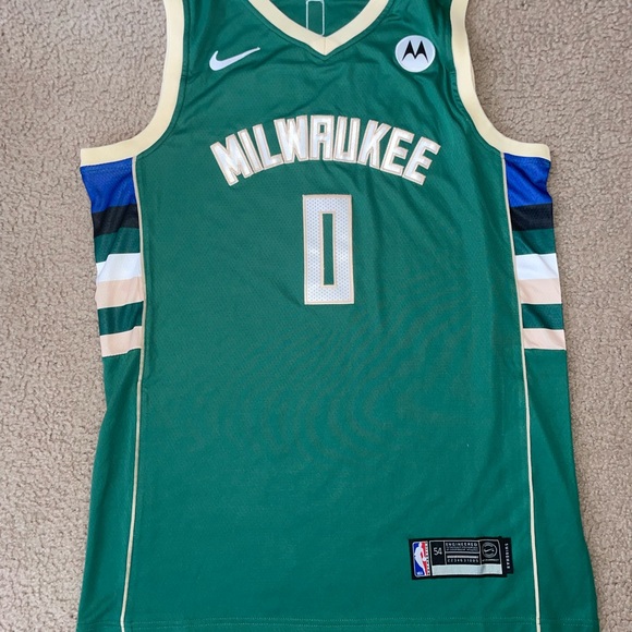 Damian Lillard Milwaukee Bucks Green Basketball Jersey - Picture 1 of 2
